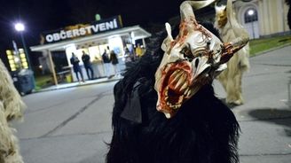 Krampus v Praze. Strašidelní čerti v dokonalých maskách ovládli pražské výstaviště