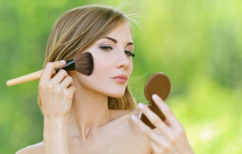 Kosmetické tipy a triky pro dokonalý vzhled: Díl druhý - líčení obličeje