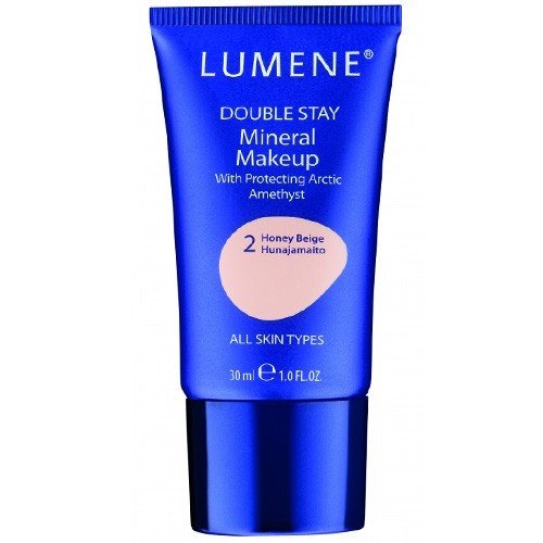 Minerální make-up Double Stay, Lumene, www.krasa.cz, 289 Kč.