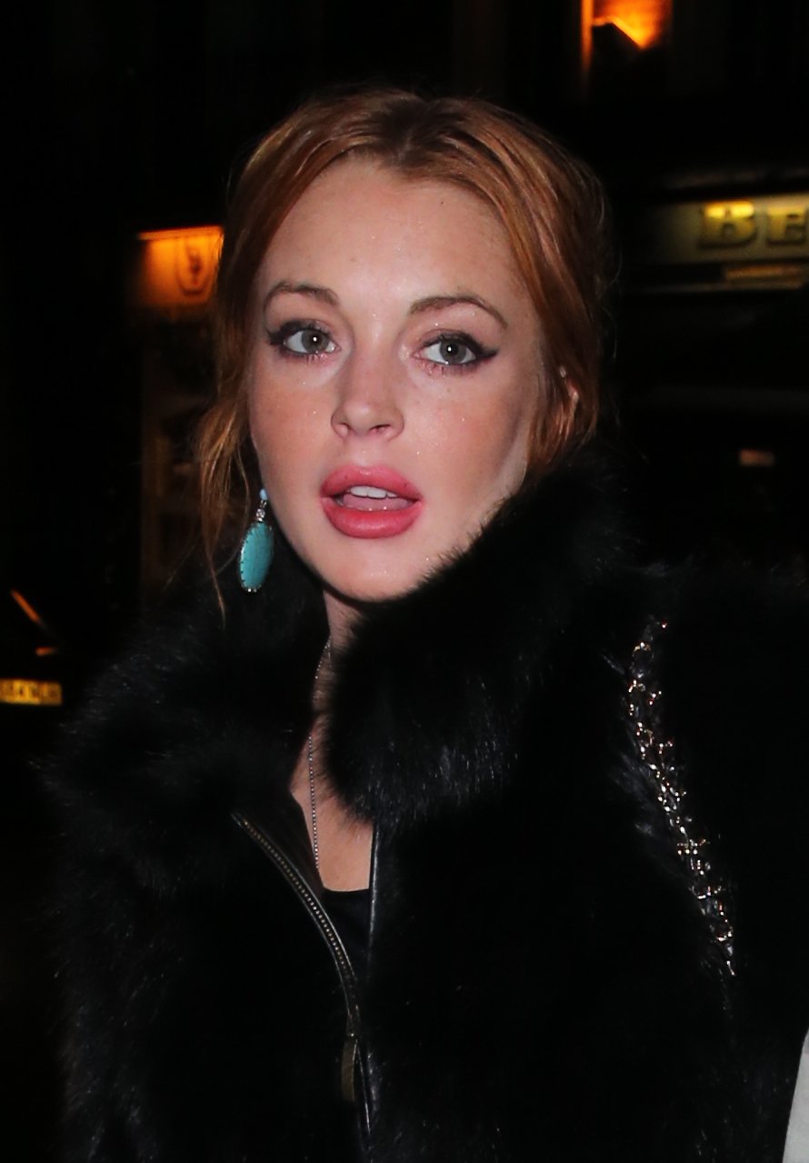 Lindsay Lohan ujíždí na zvětšování rtů.