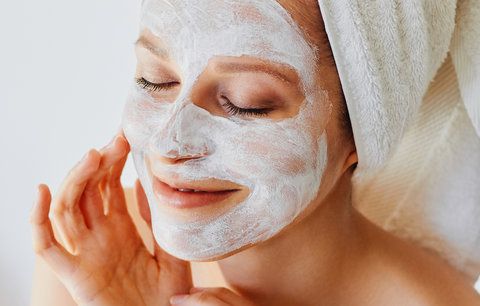 Velký test pleťových masek: Které nepálí, nestahují a pokožku dokonale hydratují?