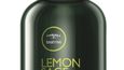 Sprej na ochranu vlasů i objem Tea Tree Lemon Sage Thickening Spray®, Paul Mithcell, 515 Kč/ 200 ml, koupíte v salonech Paul Mitchell