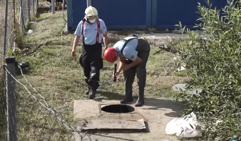 Klouček Kiki se utopil v šachtě s vodou ve sběrném dvoře. Policie případ šetří.