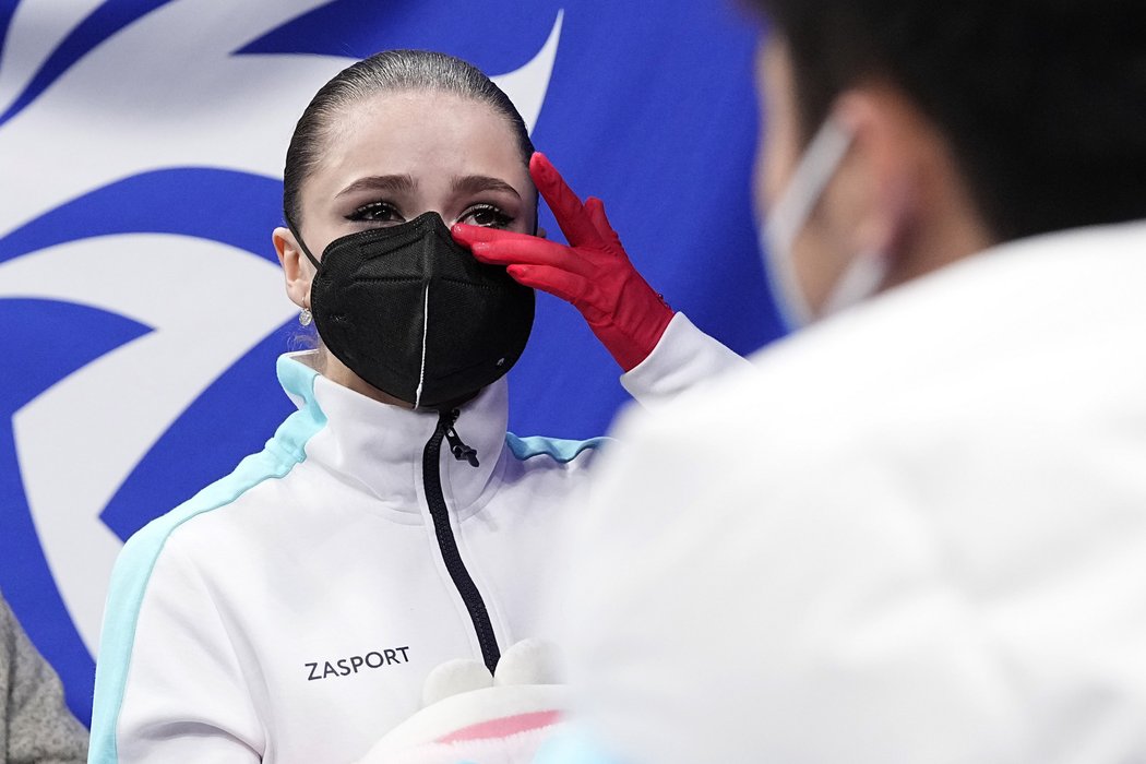 Kamila Valijevová přišla o olympijskou medaili a po své jízdě se rozplakala