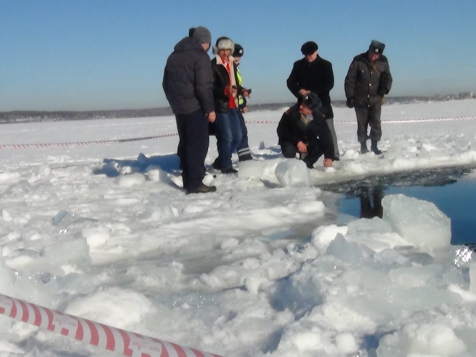 Tlaková vlna způsobená pádem meteoritu v Rusku na Urale zranila v únoru 2013 přes tisíc lidí a způsobil rozsáhlé materiální škody.