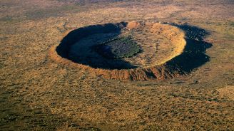 Pět dechberoucích kráterů aneb Když do Země narazí zkázonosný meteorit