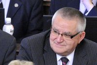 I já pracoval v noci, hájil se sprostý poslanec Krátký