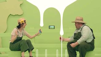 Ekoaktivisté chtějí zakázat interaktivní videohru. Dojí se v ní totiž krávy