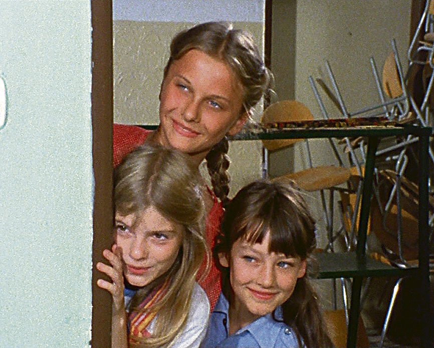 1984  My všichni školou povinní Monika v roli šprtky Aleny Hajské.