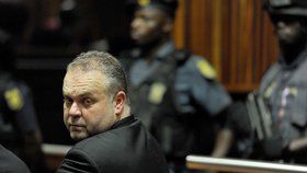 Radovan Krejčíř sedí 2. prosince 2013 v soudní síni v jihoafrickém Johannesburgu.