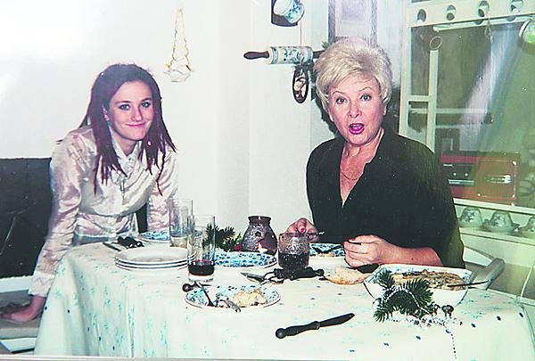 Tereza s babičkou Alenou.