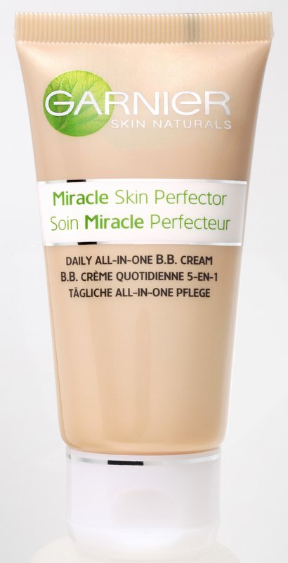 Garnier BB Cream Miracle Skin Perfector,199 Kč (50ml), koupíte v síti drogerií