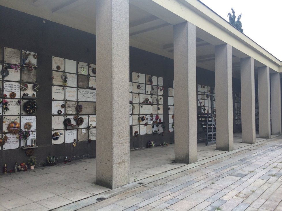 Krematorium Strašnice a jeho hřbitov