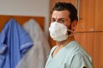 Policista a Muž roku 2020 David Kremeň (29) pomáhá jako sanitář na covidovém oddělení ARO v Nemocnici Znojmo.