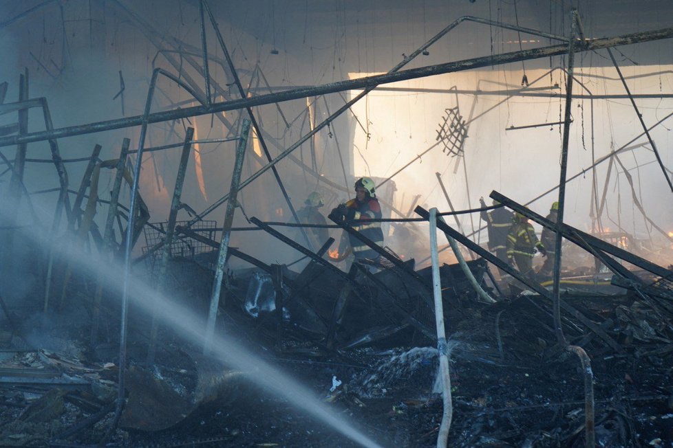 Ruský útok na nákupní středisko v ukrajinském Kremenčuku