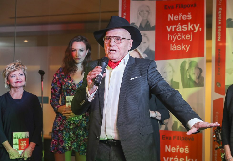 Křest knihy Neřeš vrásky, hýčkej lásky: Jan Přeučil