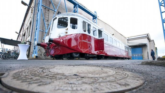 Křest zrekonstruovaného motorového vozu Stříbrný šíp