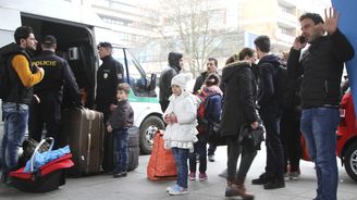 Uprchlíci z Iráku, kteří chtěli do Německa, žádají znovu o azyl v ČR