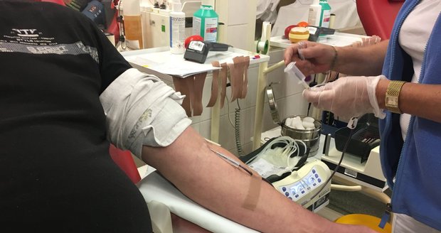 Darování krve, transfuzní stanice