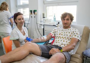 Zásoby krve v FN Ostrava dramaticky klesají, lékaři vyzývají k darování.