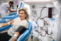 Miriam daruje 42 let naději na život! Při odběru potkala i manžela