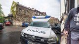 Kriminalisté zasahovali v Brandýse nad Labem: Muž (61) měl doma arzenál zbraní, včetně samopalu