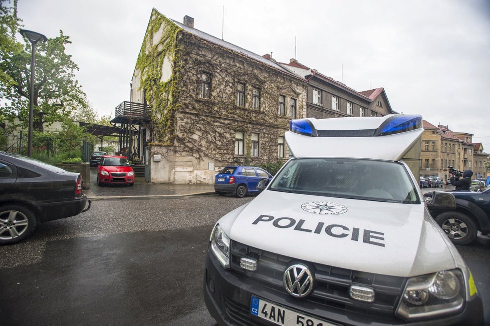 Kriminalisté z Brandýsa nad Labem u jednašedesátiletého muže zajistili hotový arzenál zbraní.