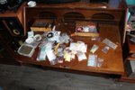 Kriminalisté dopadli muže, kteří prodávali drogy na Černém Mostě