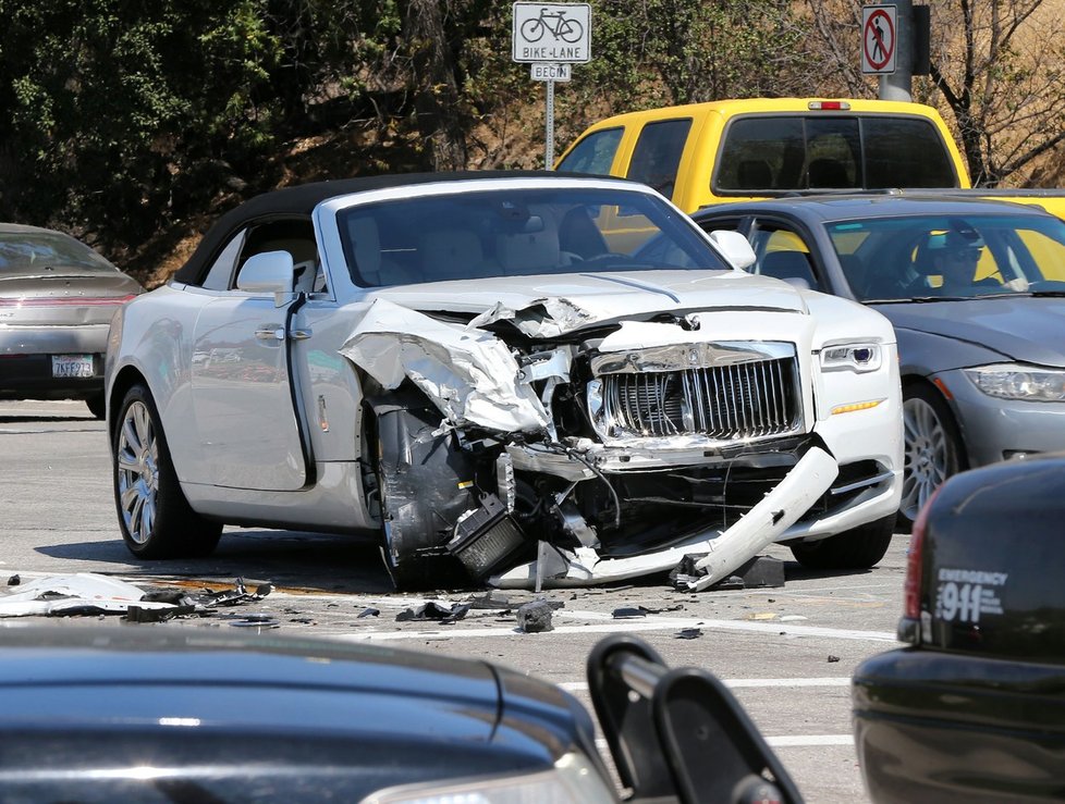 Kris Jenner havarovala se svým luxusním rolls-roycem za šest milionů.