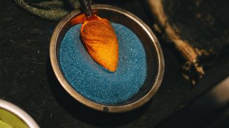 Kdo stojí za sklem? Nahlédněte pod ruce mistrům sklářům, víkend Křišťálového údolí se blíží Kdo stojí za sklem? Nahlédněte pod ruce mistrům sklářům, víkend Křišťálového údolí se blíží