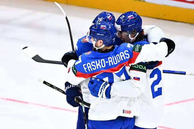Rulík měnil sestavu, Slováci ne: O Češích jsme nemluvili. Podobná pozice, jiný přístup Rulík měnil sestavu, Slováci ne: O Češích jsme nemluvili. Podobná pozice, jiný přístup