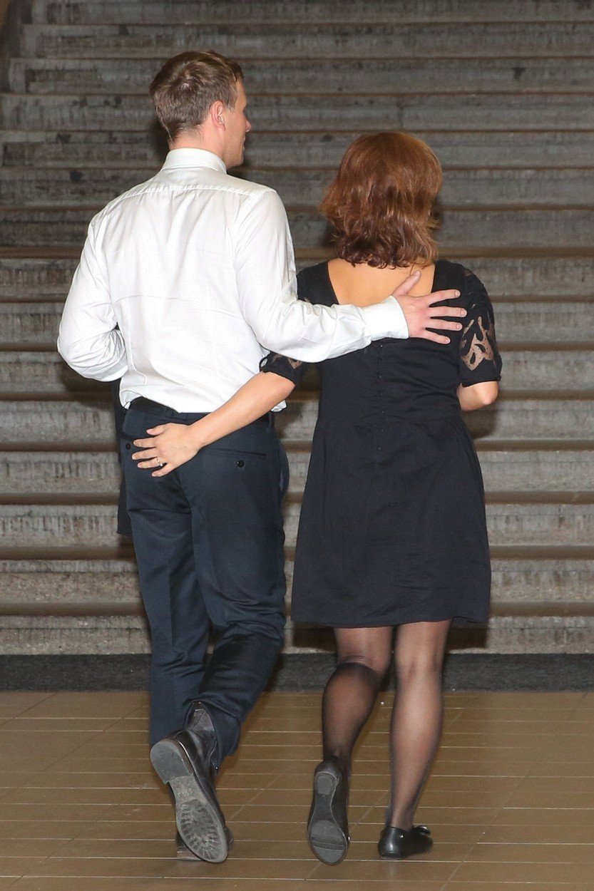 Kristýna Fuitová Nováková se objímala s přítelem v divadle.