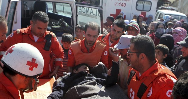 Ošklivá nehoda Červeného kříže: Vezli pomoc uprchlíkům, 9 lidí zemřelo