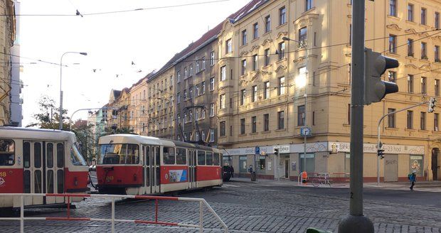 95 semaforů v Praze nepatří hlavnímu městu. Uvažuje se o jejich odkupu. (ilustrační foto)