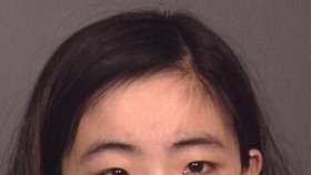 Krkavčí matka Lin Liová utopila dcerku, protože se počůrala.