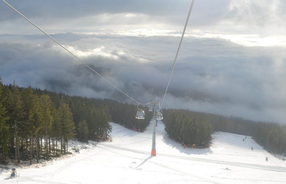 První lyžaři v Krknoších (26. 11. 2022)