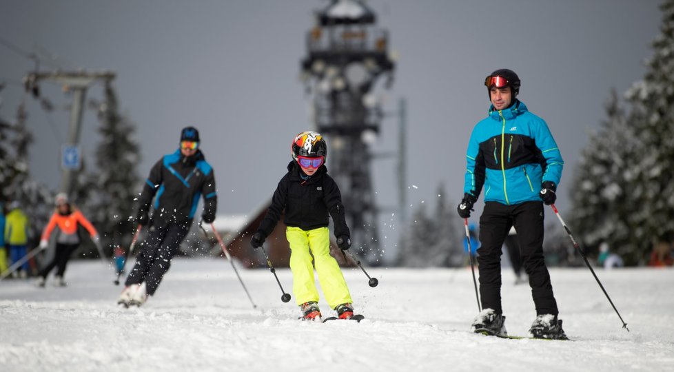 První lyžaři v Krknoších (26. 11. 2022)