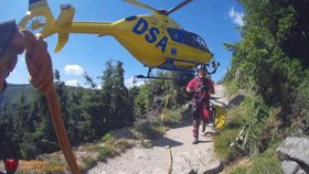 Dramatická záchrana v Krkonoších: Turista zkolaboval a vážně si poranil hlavu