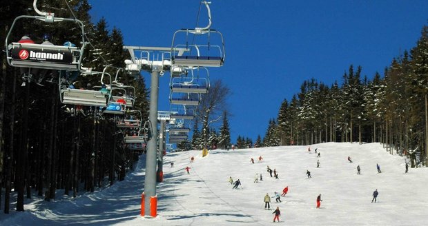 Krkonoše už zahájily lyžařskou sezónu