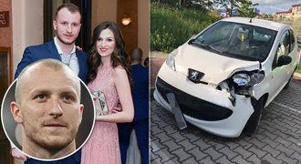 Luxusní automobil fotbalisty Krmenčíka zboural celou ulici! Kdo šoféroval?