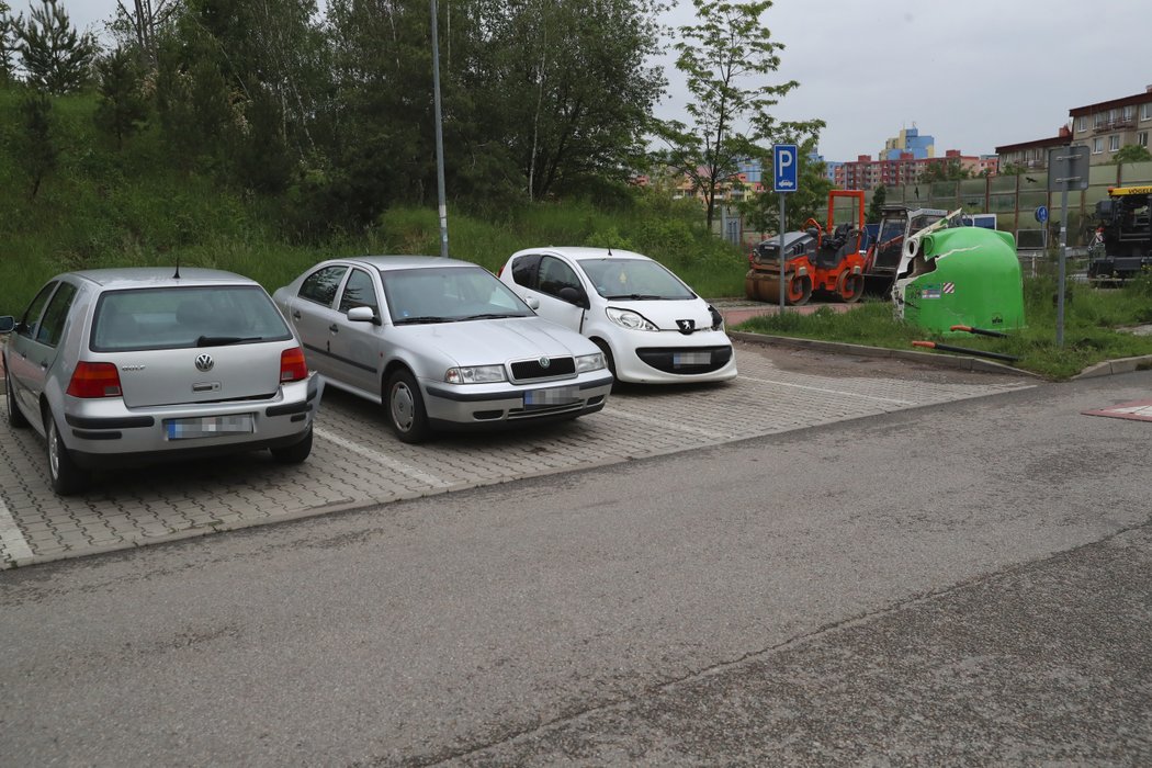 Krmenčíkův luxusní automobil za sebou nechal docela spoušť 