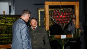 Ředitel Správy KRNAP P. Moravec (vpravo)