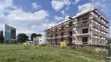 Bytová výstavba po 20 letech: V Krnově místo vojenského areálu vzniknou luxusní domy