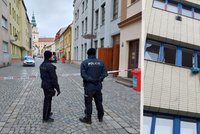 Výbuch v bytě v centru Kroměříže: Poničil i dům naproti!