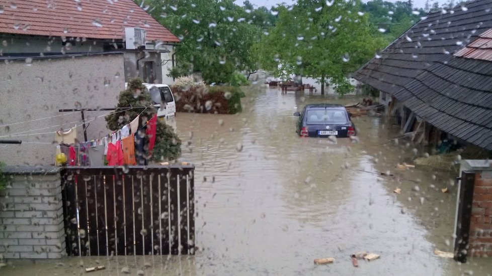 Takovouhle spoušť napáchaly bouřky v sobotu.