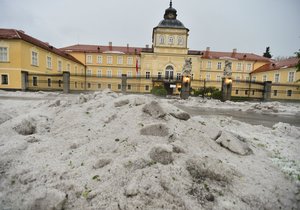 Nadílka krup v Hořovicích na Berounsku