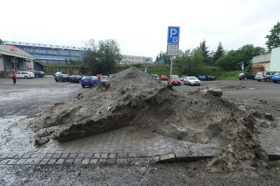 Nadílka krup v Hořovicích na Berounsku