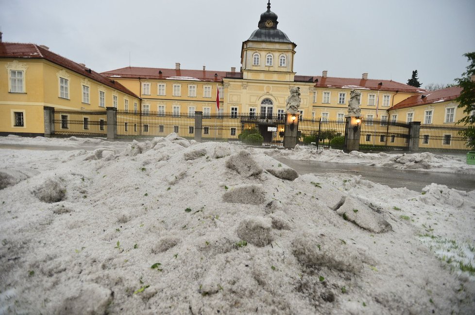 Nadílka krup v Hořovicích na Berounsku