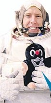Astronaut Feustel má v Česku příbuzné.