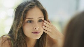 7 překvapivých důvodů, proč máte kruhy pod očima! Můžou za to alergie i špatný make-up